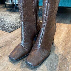 Elegant Brown Croc-Embossed Women's Boots